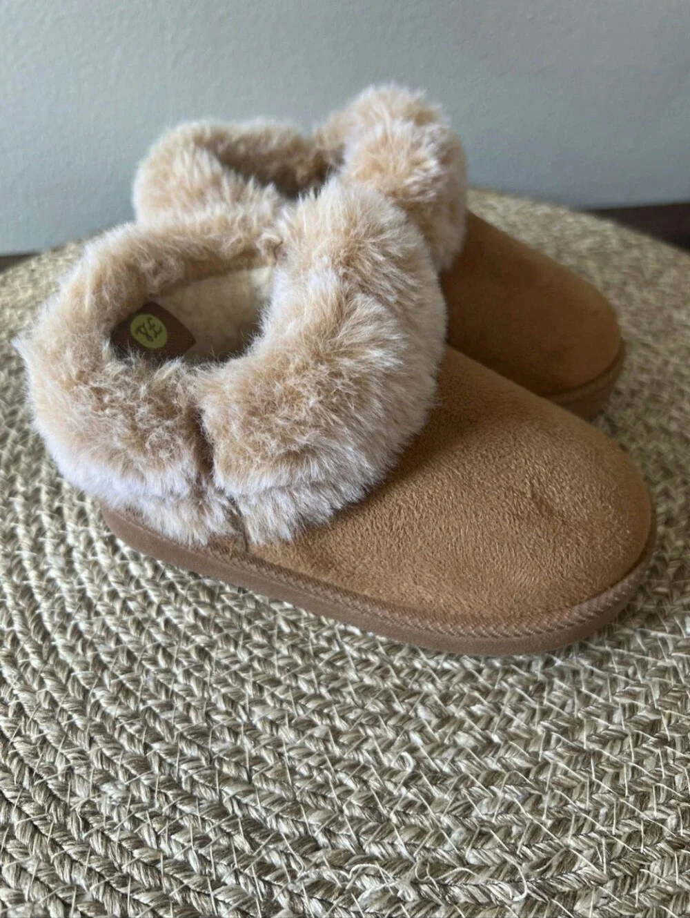 Kids Cozy Faux-Fur Slip-On Slippers in Chestnut Brown